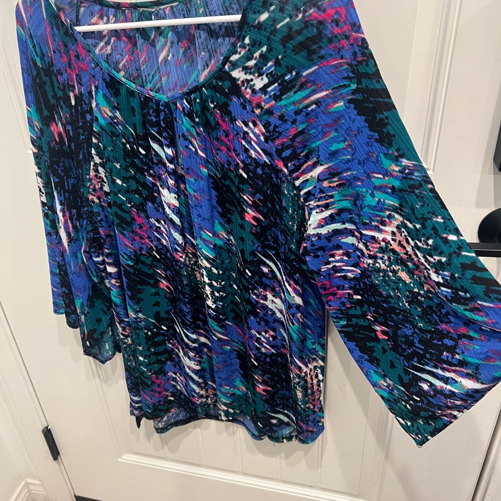 Dana Buchman XL (tags cut out) blouse Blue and Pink Abstract Women's Blouse - Picture 3 of 7